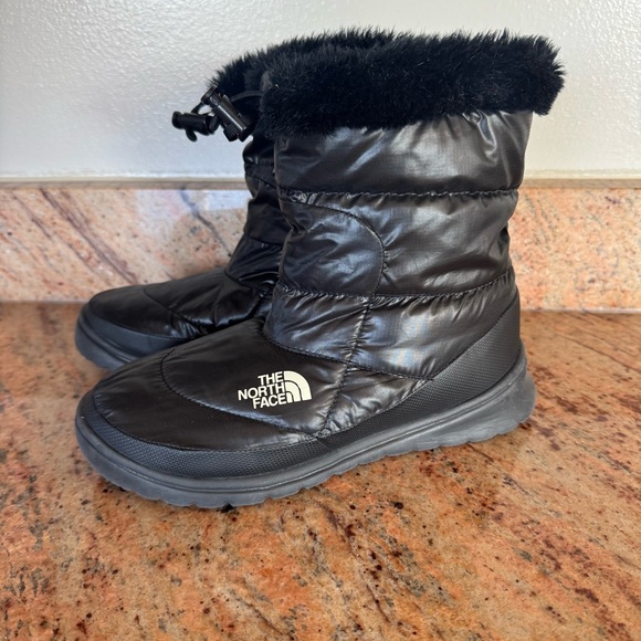 THE NORTH FACE Size 7 Women’s Goose Down Filled Winter Pull On Boots - Picture 1 of 7